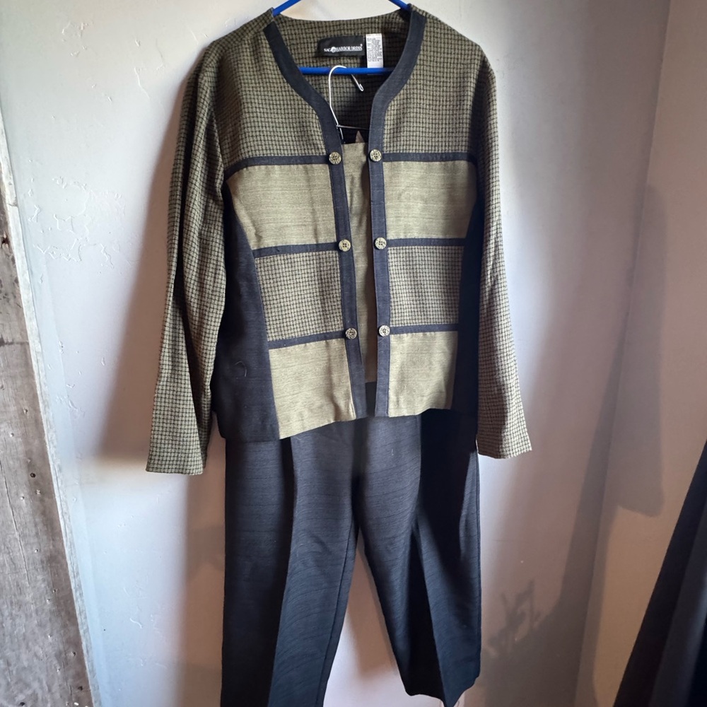 Chic Two-Piece Pant Set in Black and Olive